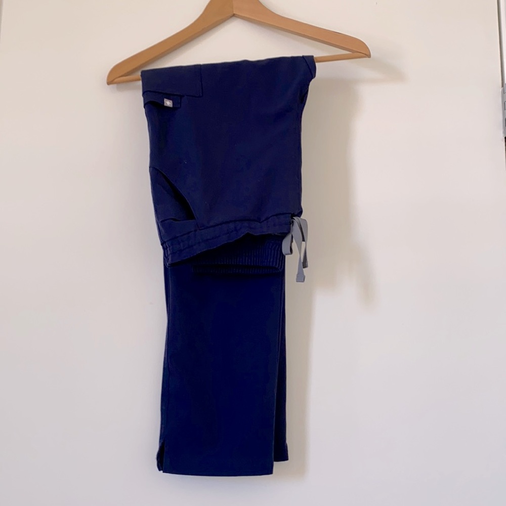 Figs Yola scrubs, size M